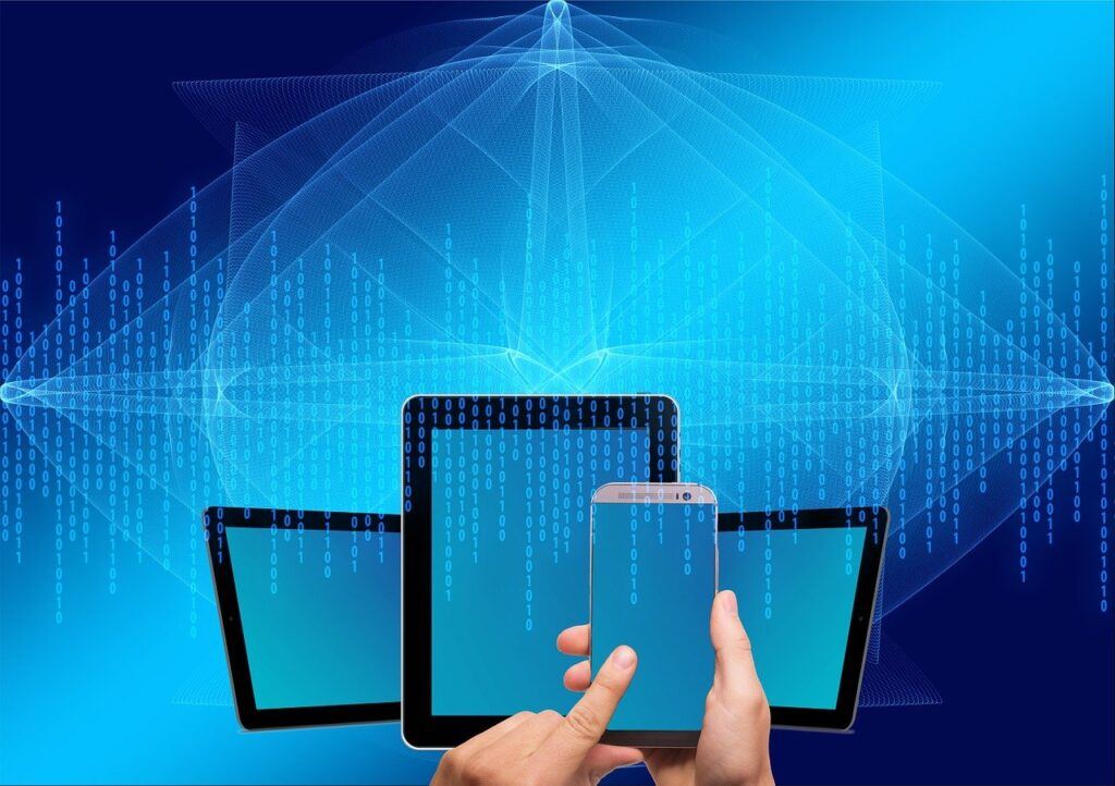 OT- und IoT-Bedrohungen Vernetzte Geräte IoT Netzwerk Computer Smartphone Tablet Kritische Infrastrukturen