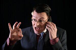 Schutz vor KI-CEO-Fraud: Sicher entscheiden in Finanzteams