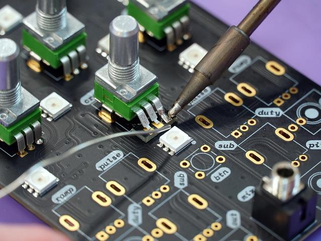 Industrieunternehmen: Alte Technik, neue Risiken