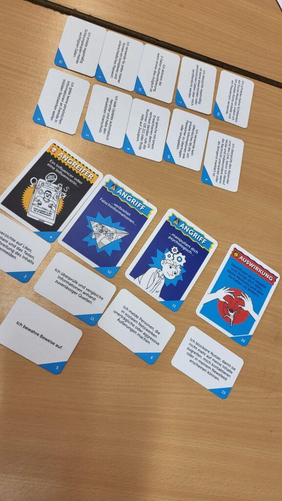 Kartenspiel „Fresque des Cybercitoyens“: Cyber-Awareness bei Jugendlichen