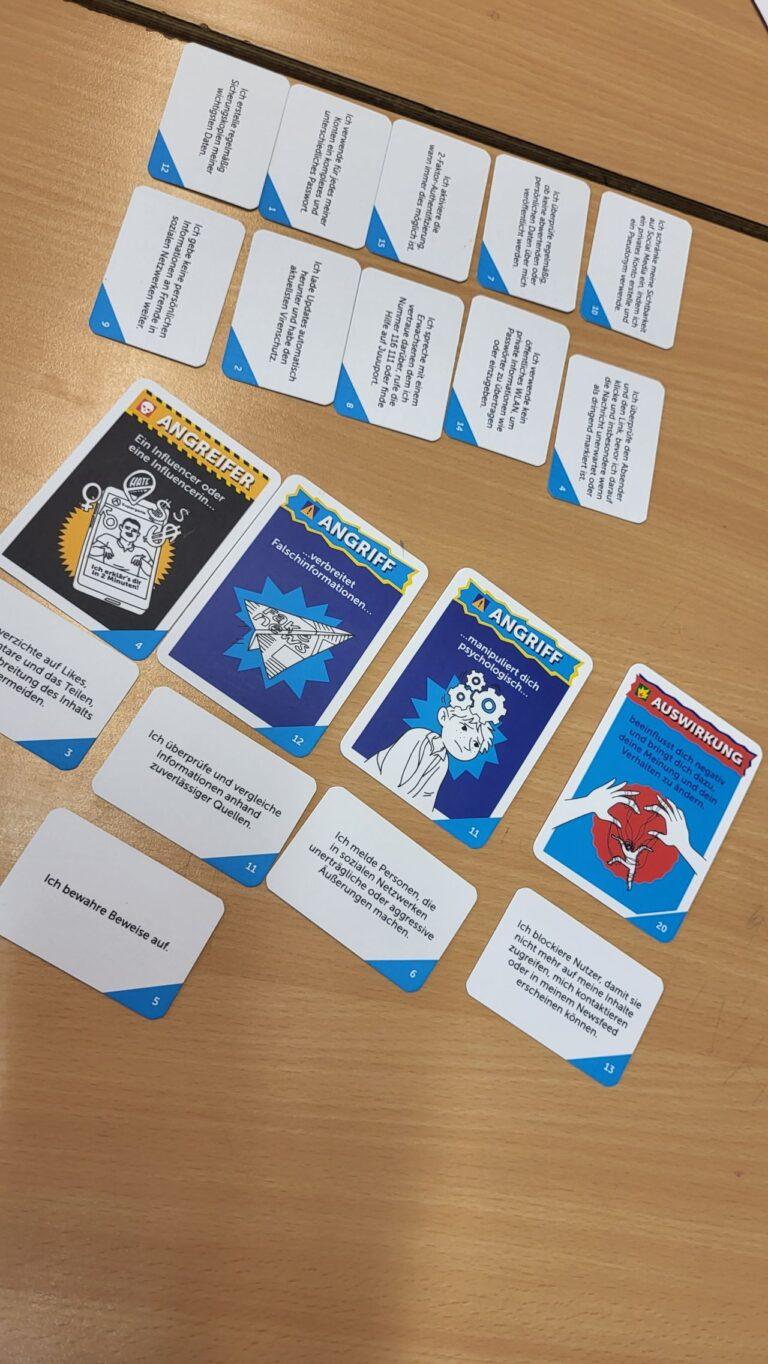 Kartenspiel „Fresque des Cybercitoyens“: Cyber-Awareness bei Jugendlichen