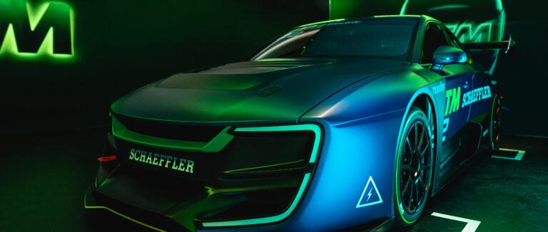 Echtzeit-Sieg: Riedel steuert Schaeffler-Rennwagen