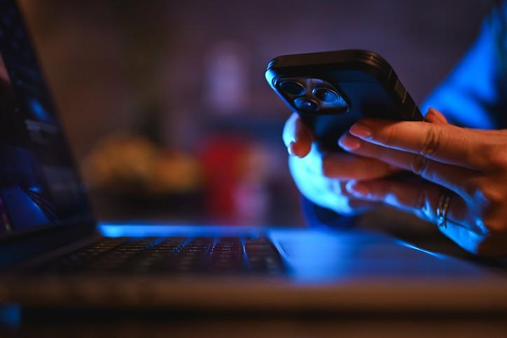 Dark AI macht Online-Betrug glaubwürdiger und schwerer erkennbar