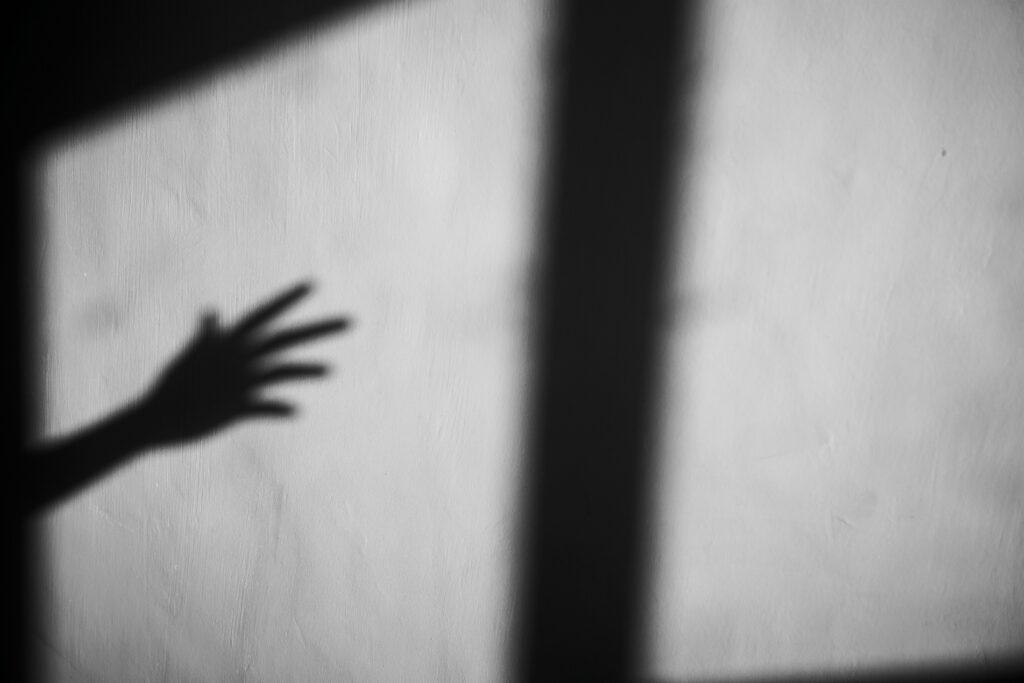 Licht und Schatten: Die zwei Seiten von KI im IAM